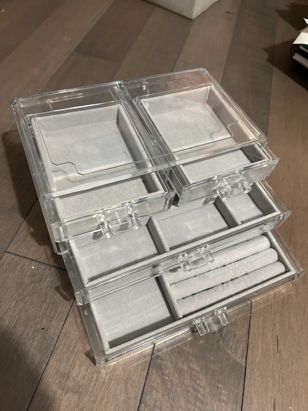 Homesense Acrylic 4-Drawer Makeup Organizer image indicator(6)