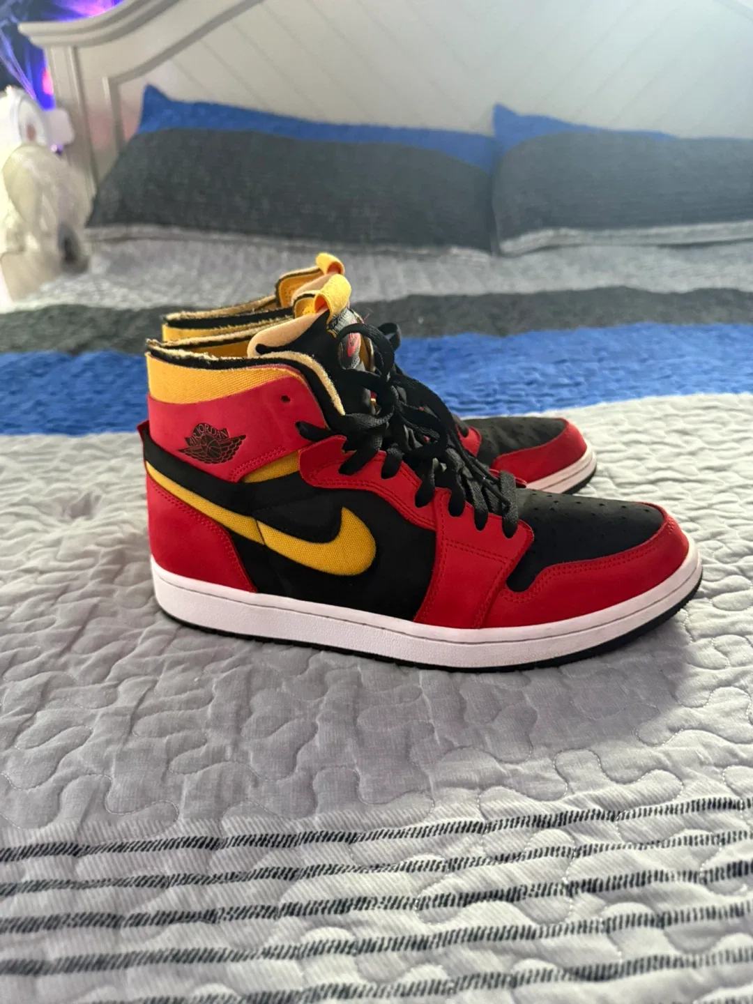 Air Jordan 1 Zoom Air CMFT Red/Black/Yellow image indicator(9)