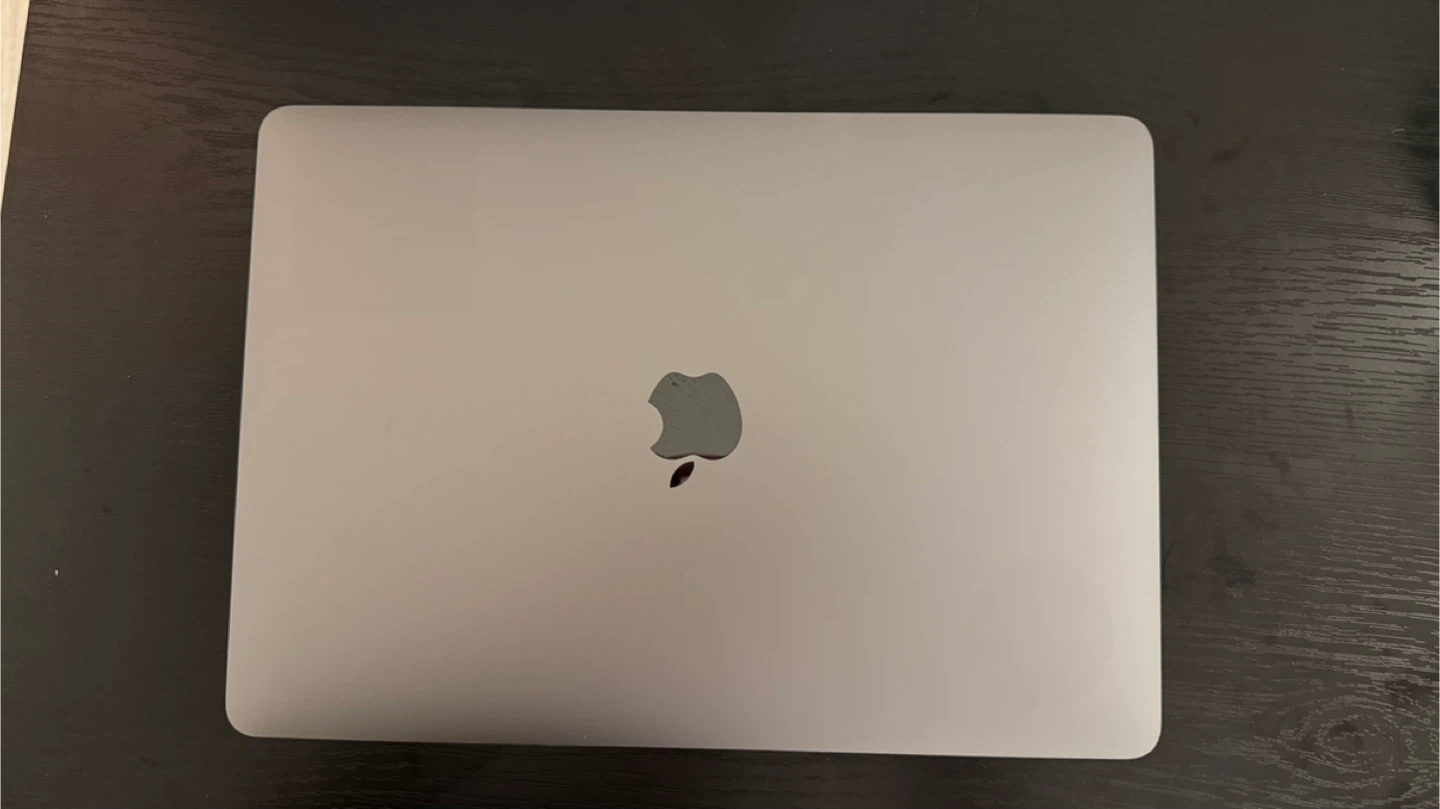 Macbook Pro 2020 space gray with Apple Care
