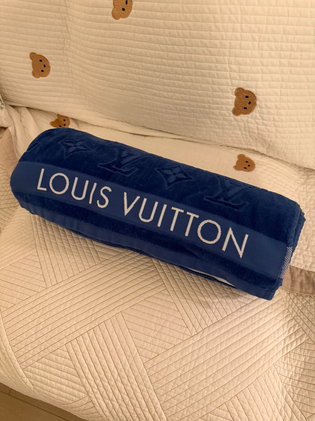 Brand new Louis Vuitton Beach Towel - photo 2