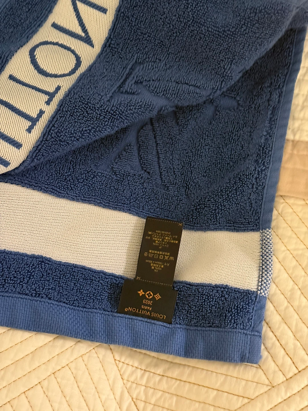 Brand new Louis Vuitton Beach Towel - photo 4