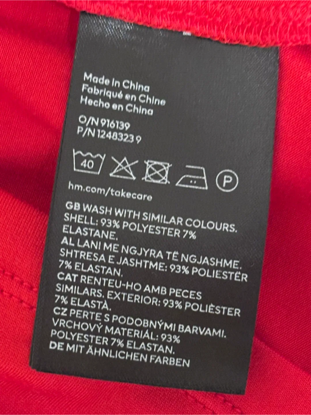 h&m red fitted tee image indicator(2)