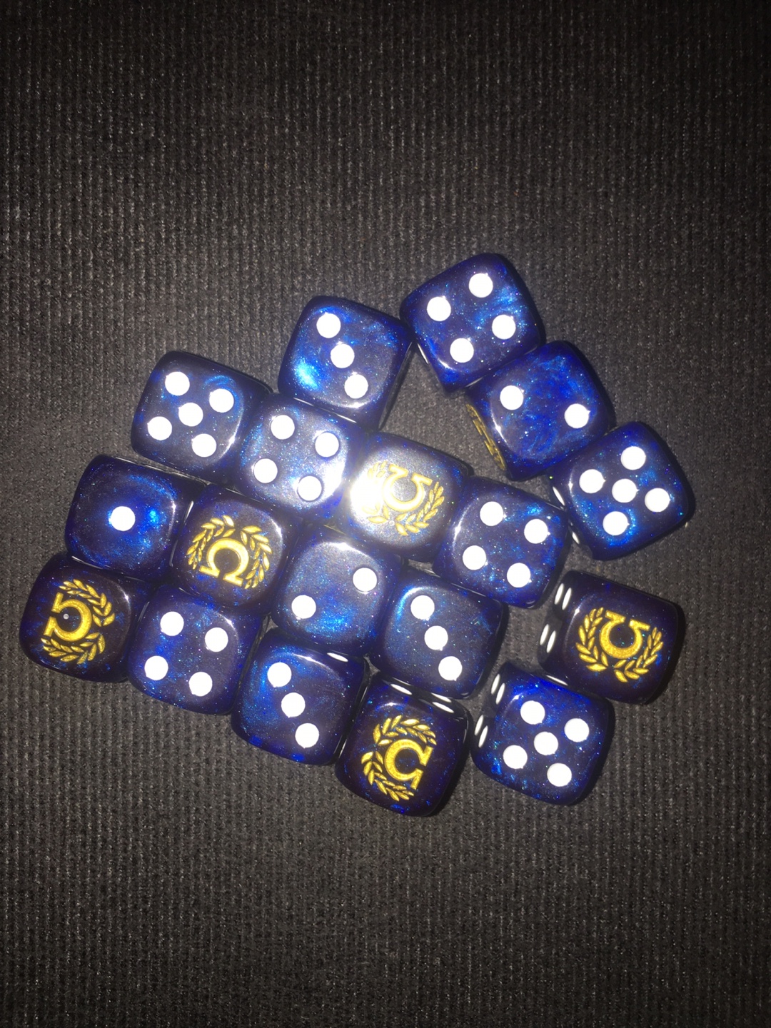 Warhammer 40k- Ultra Marines 18 dice set. - photo 3