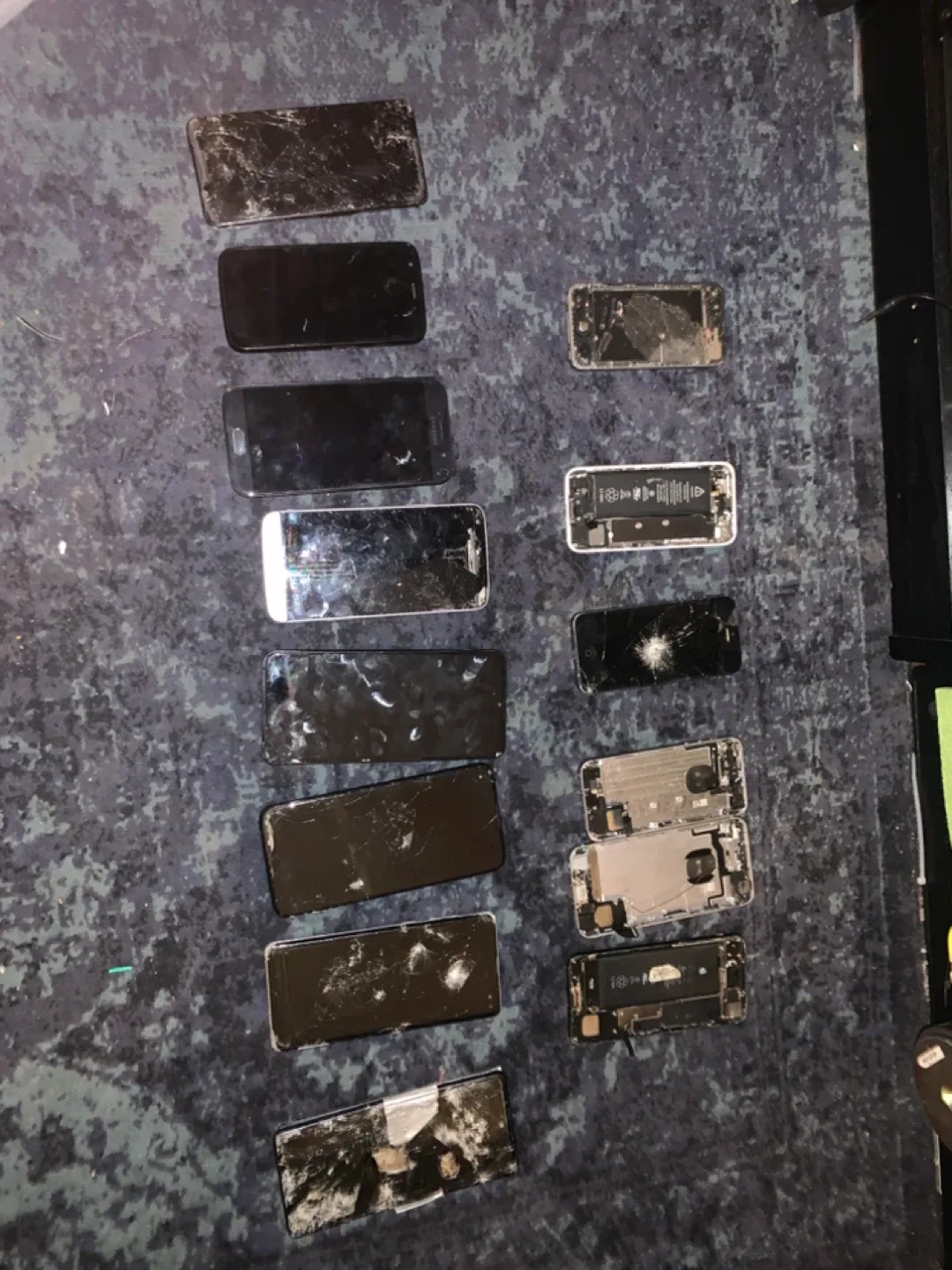 Lot of 14 phones image indicator(2)