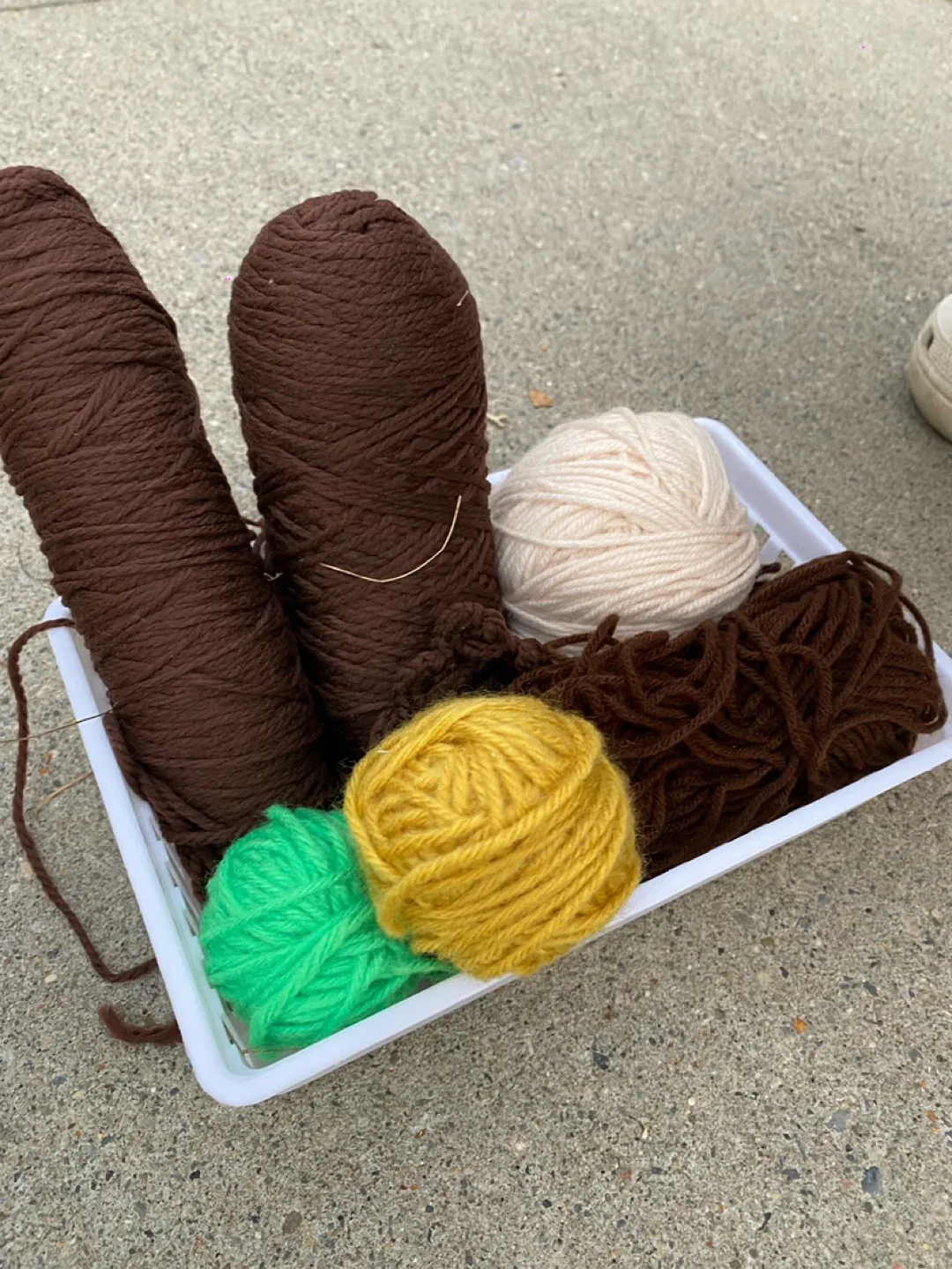 Yarn Bundle - Assorted Colours / arts & crafts image indicator(5)