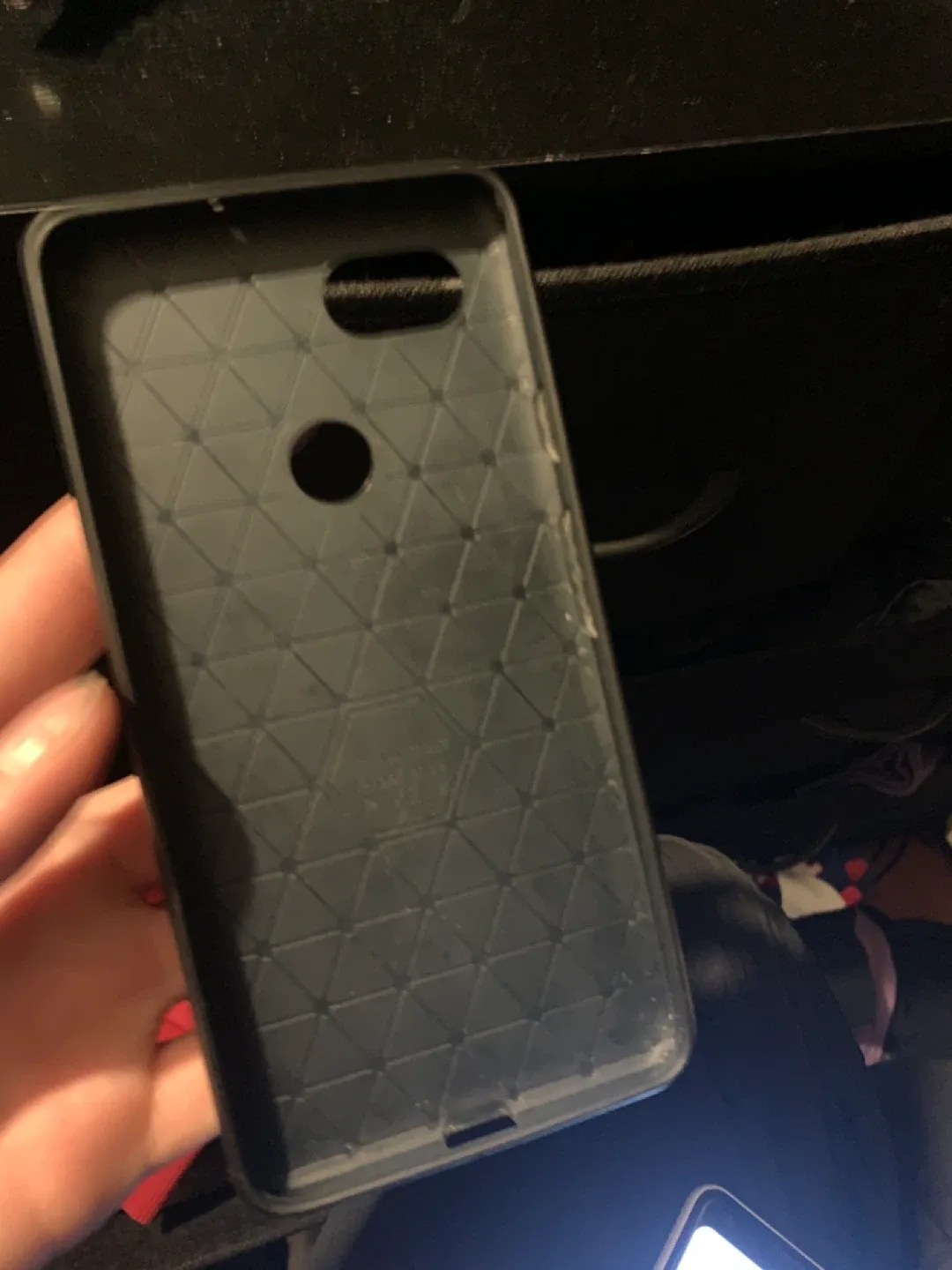 Google Pixel 2 XL broken screen and locked image indicator(5)