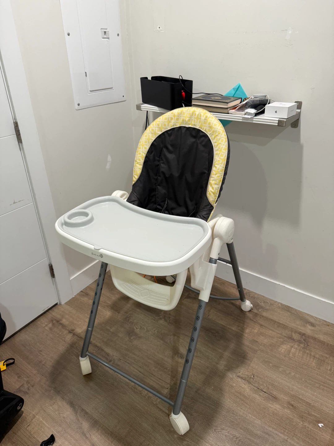 Safety 1st High Chair - Black & Yellow