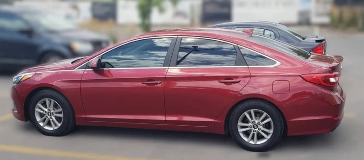 2015 Hyundai Sonata – Great value + New winter Tires image indicator(2)