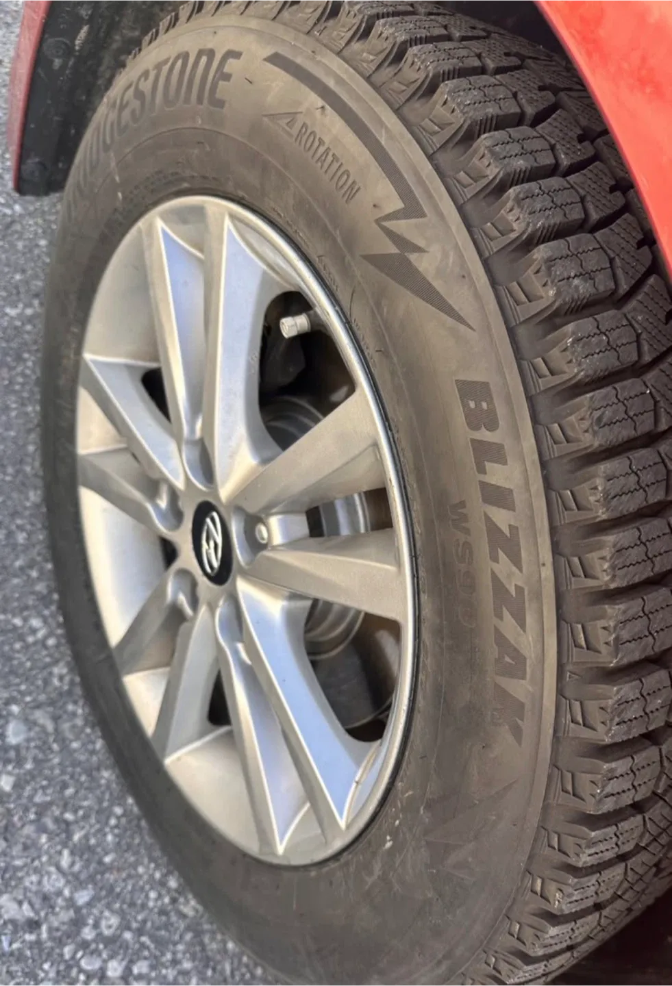 2015 Hyundai Sonata – Great value + New winter Tires image indicator(7)