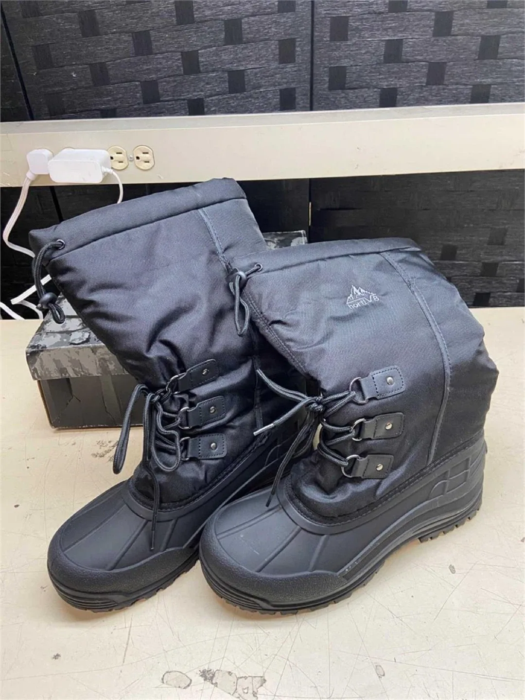 North V8 Mountaineer-2M Winter Boots - US 11 image indicator(2)