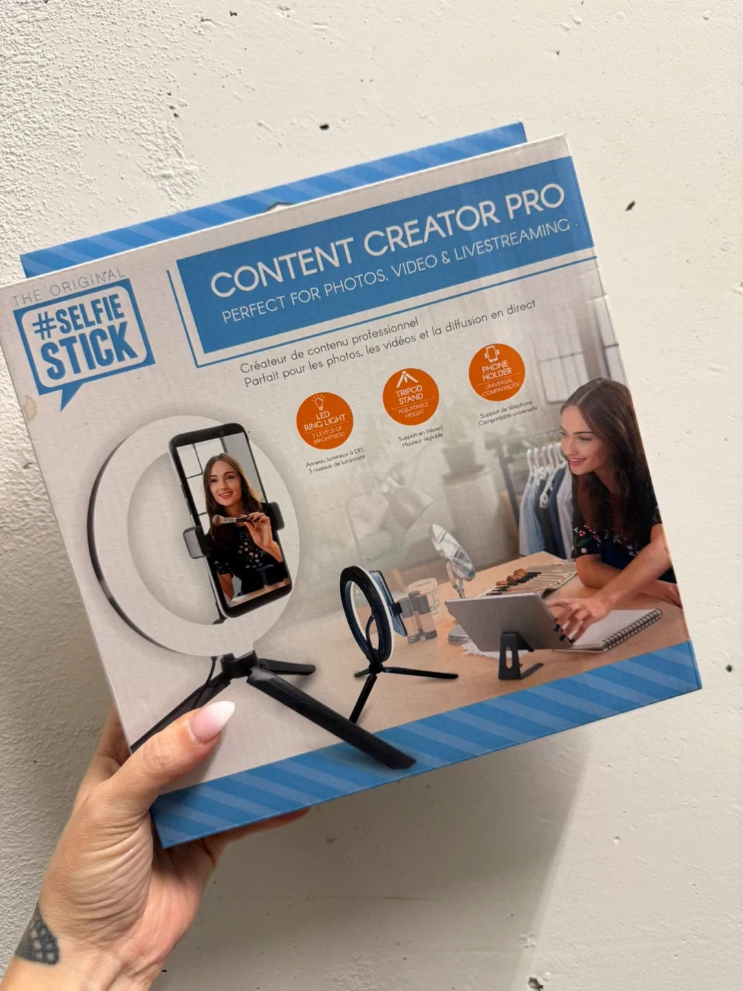 🥕New Content Creator Selfie Stick with LED Ring Light thumbnail