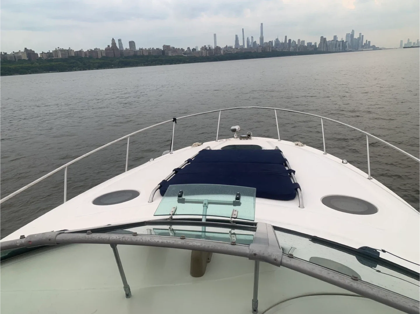 Sea Ray Boat Interior image indicator(8)