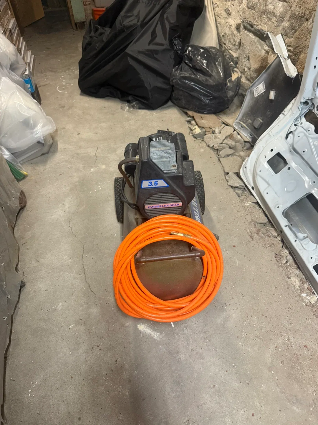 Campbell Hausfeld Workhorse 3.5 Air Compressor image indicator(4)