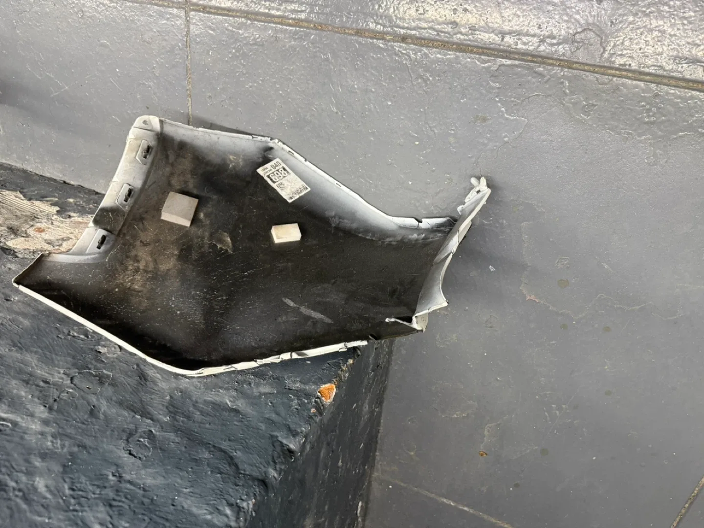 Toyota RAV4 2019 to 2025, rear right cover image indicator(2)