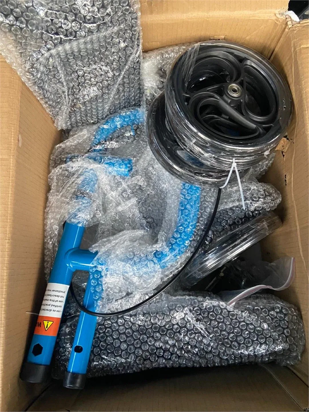 CloudHand Foldable Knee Walker - BN image indicator(5)