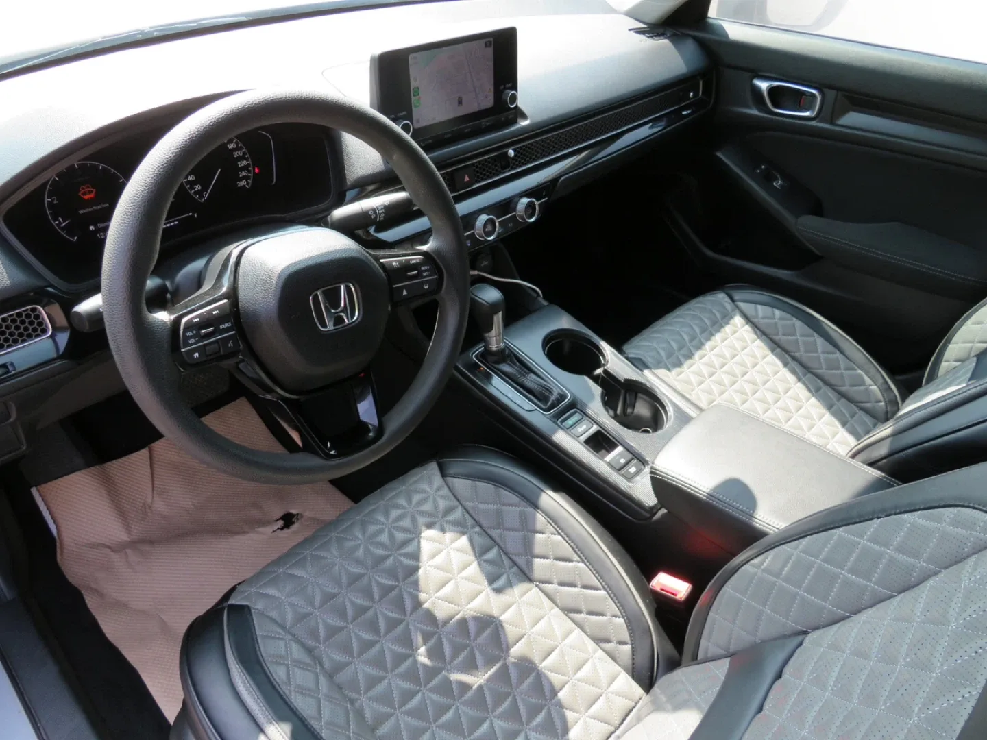 2022 Honda Civic - Silver Sedan image indicator(9)