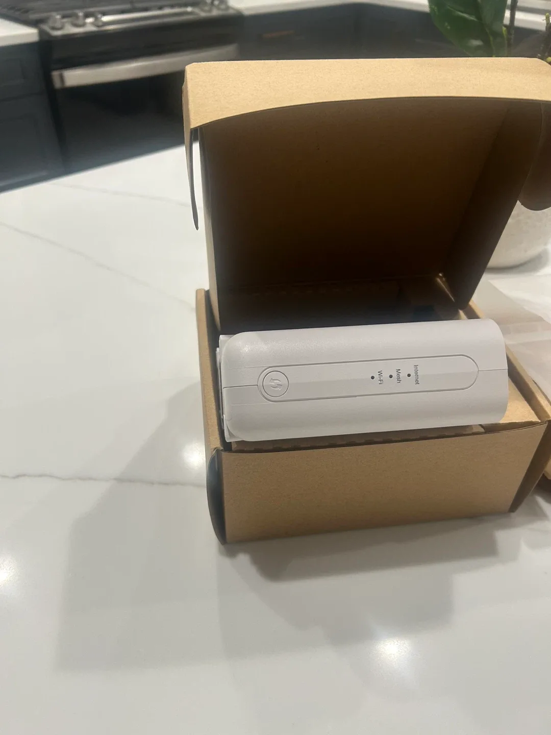 New Telus Boost Wi-Fi 6 Lite Amplifier image indicator(2)