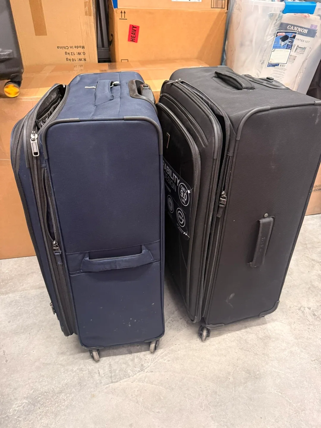 Travelpro 29" Expandable Spinner Suitcase image indicator(3)