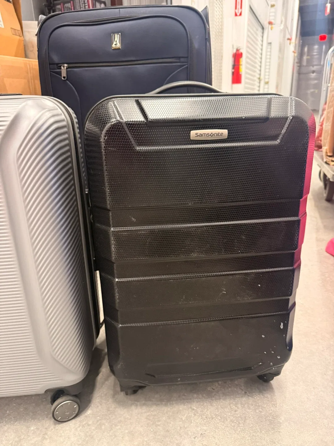 Travelpro 29" Expandable Spinner Suitcase image indicator(4)