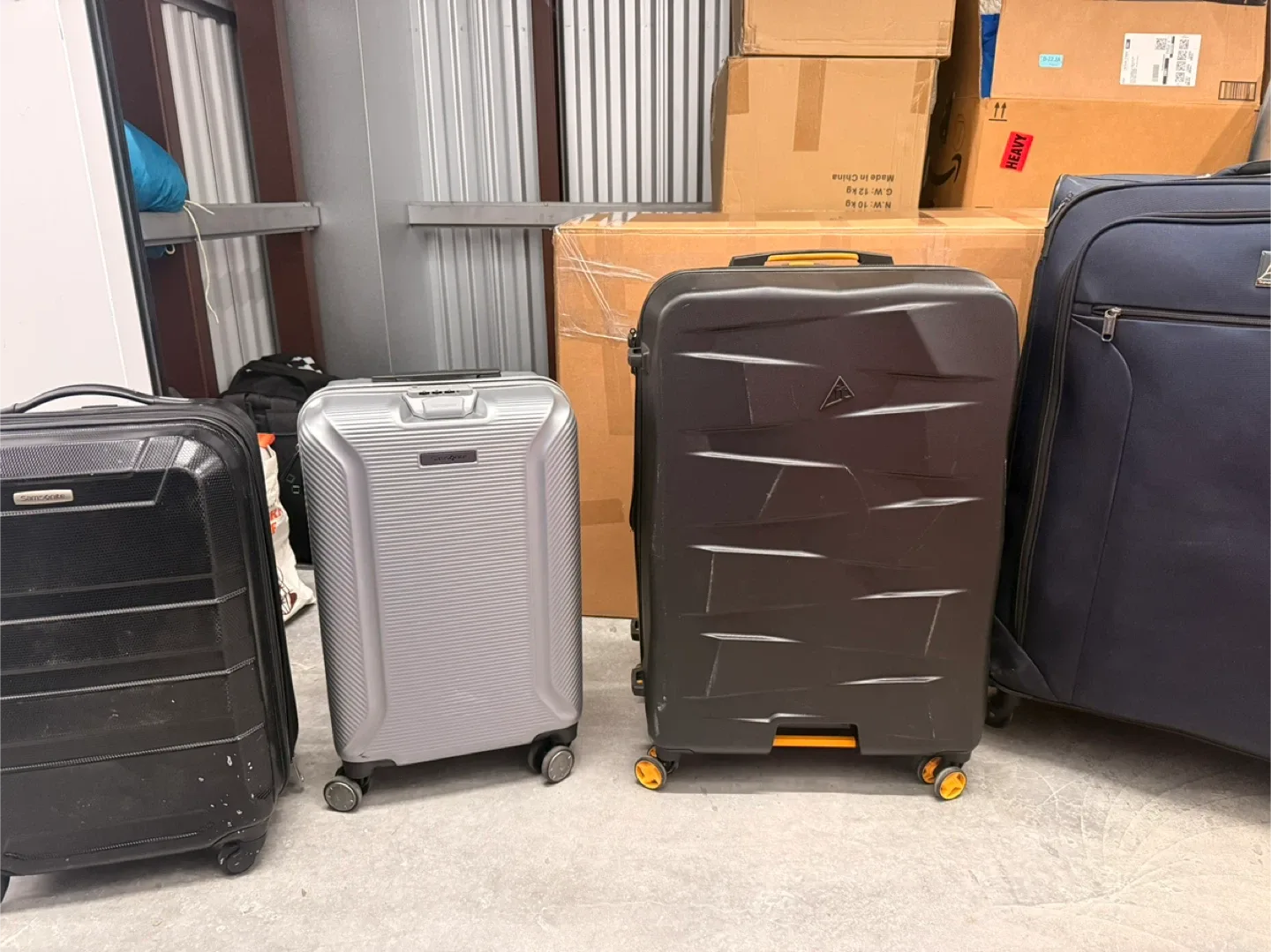 Travelpro 29" Expandable Spinner Suitcase image indicator(8)