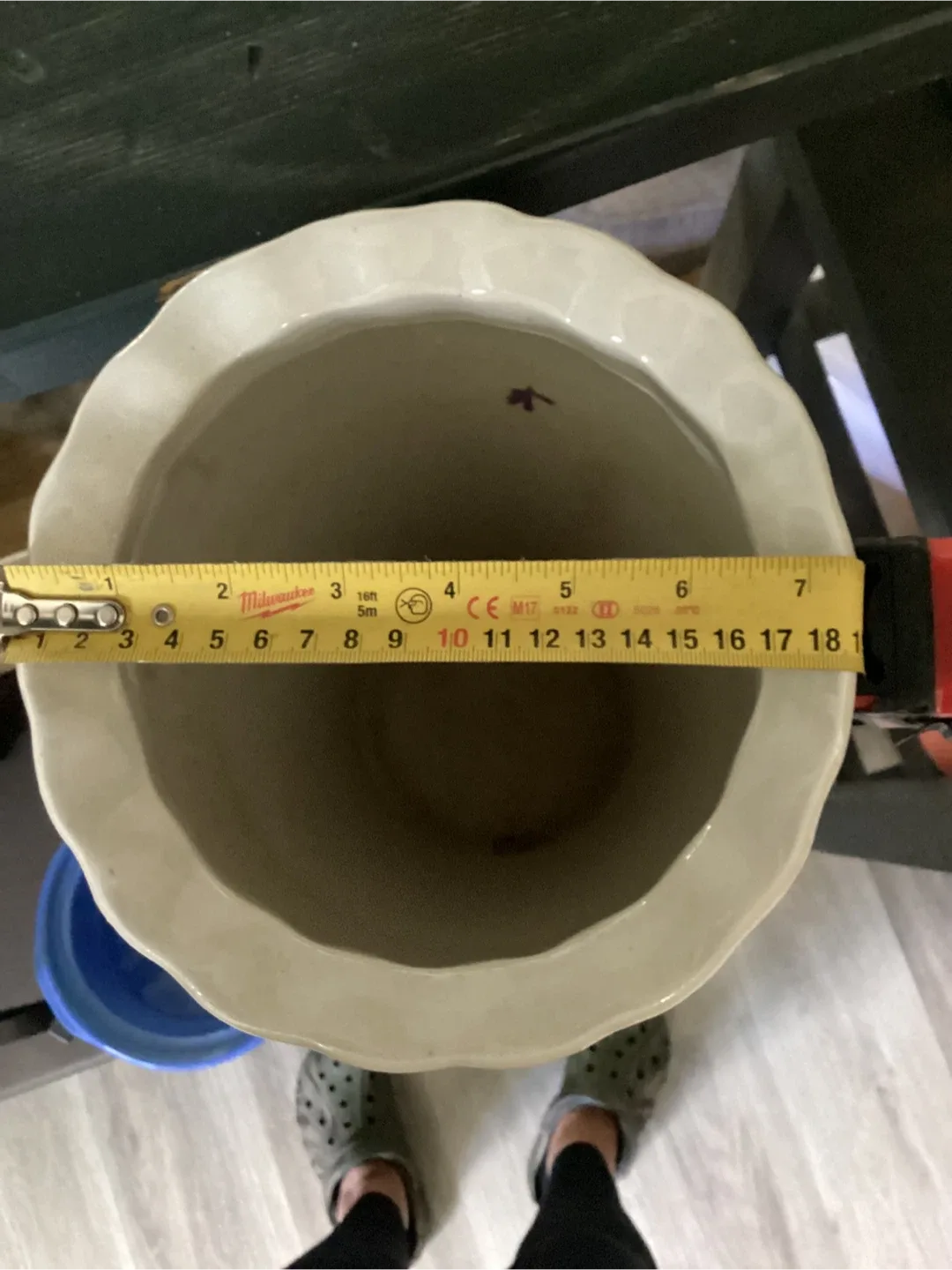 Blue & White Floral Vase - 12" tall, 7" diameter image indicator(5)