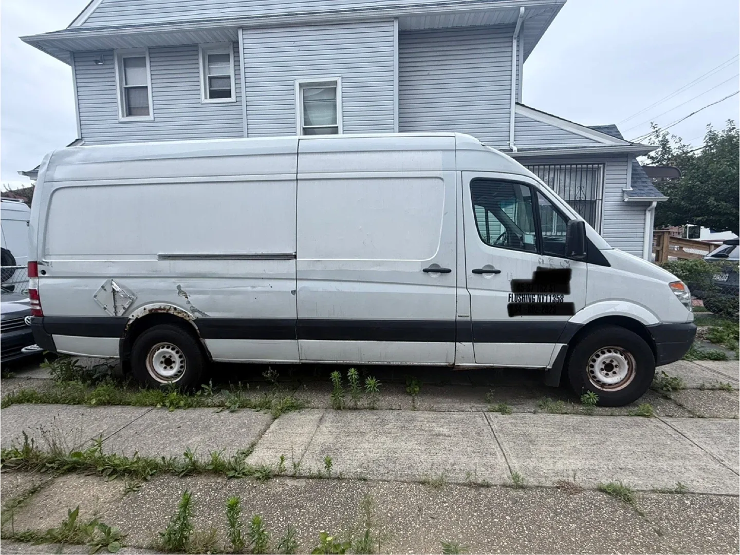 Mercedes-Benz Sprinter Van image indicator(4)