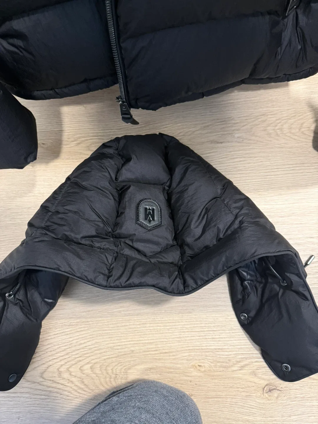 Mackage Jonas-O Black Puffer Jacket, Size 40 image indicator(5)