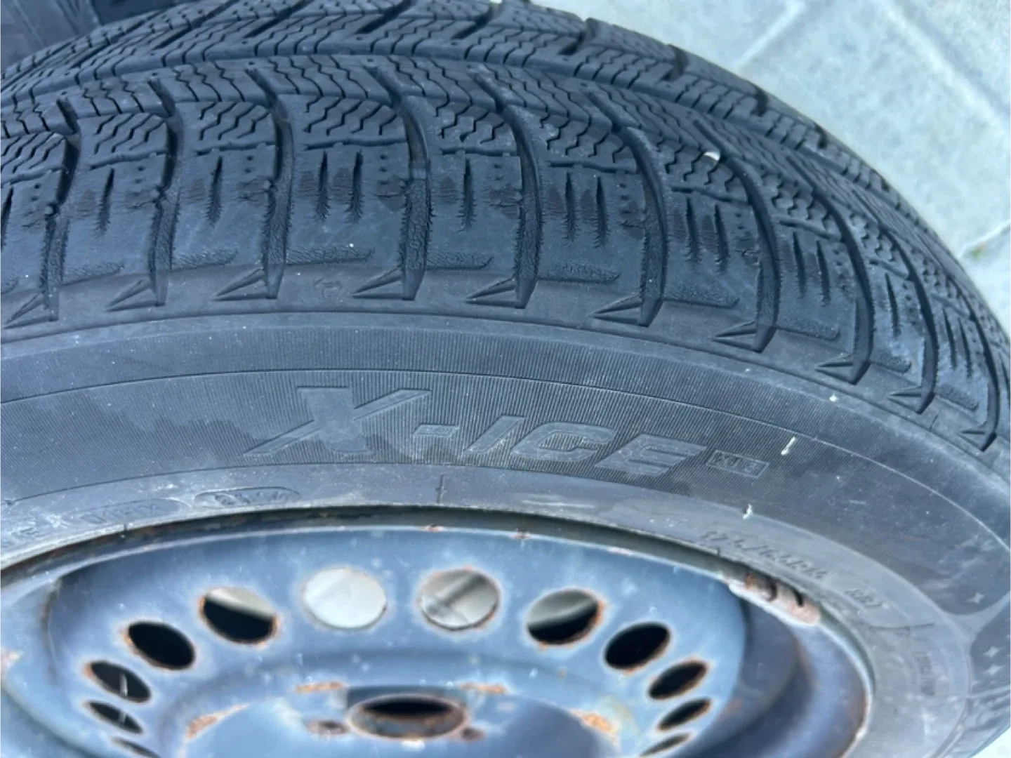 Set of 4 Michelin 175/65R15 Winter Tires image indicator(6)