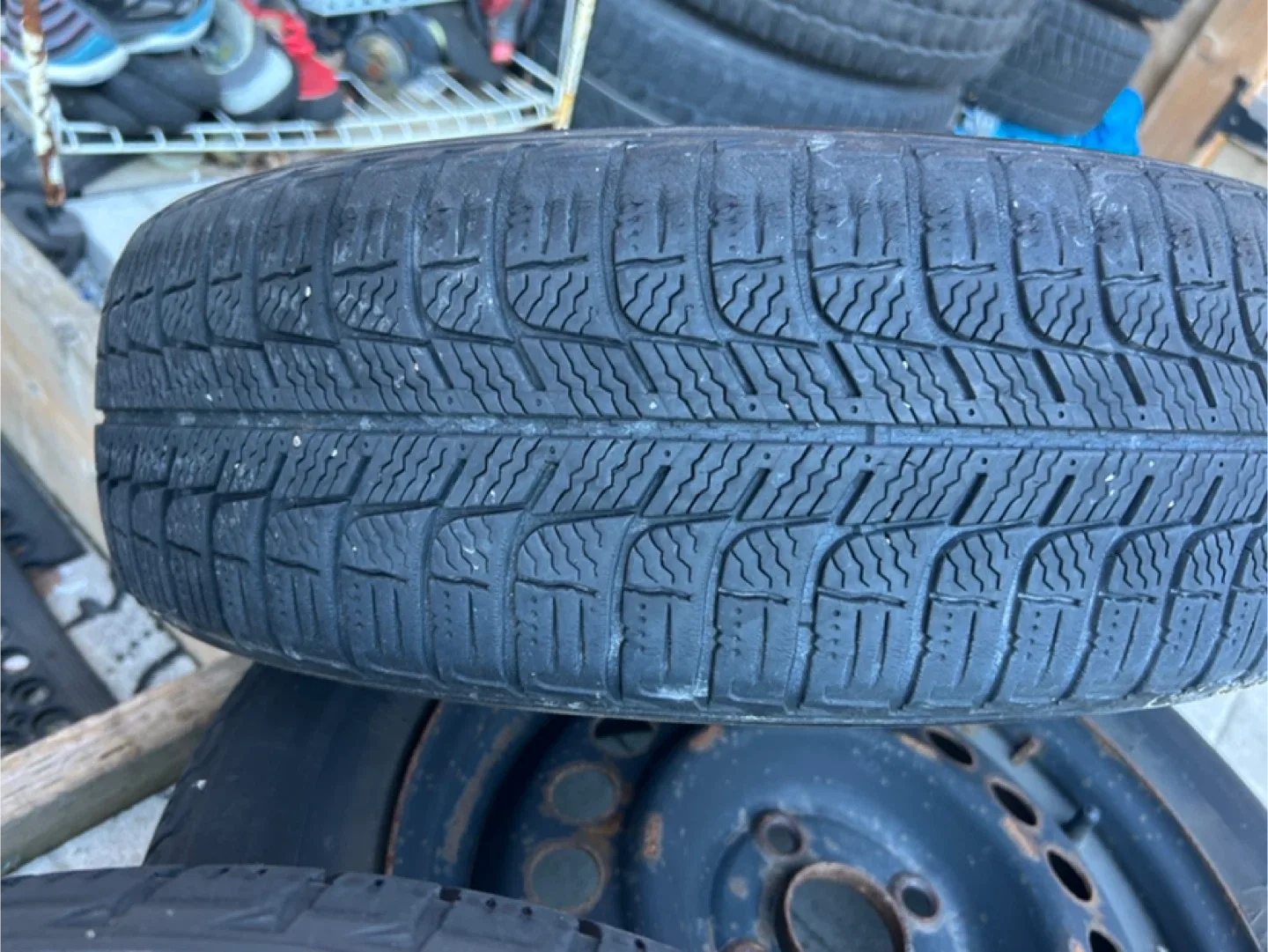 Set of 4 Michelin 175/65R15 Winter Tires image indicator(8)