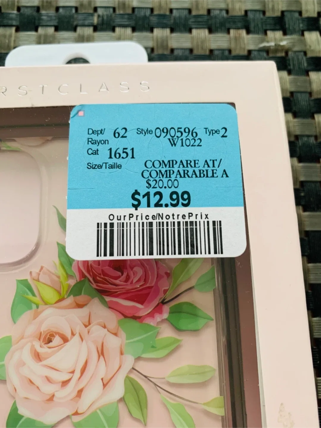 New (unused) iPhone (11/XR) slim fit case image indicator(4)