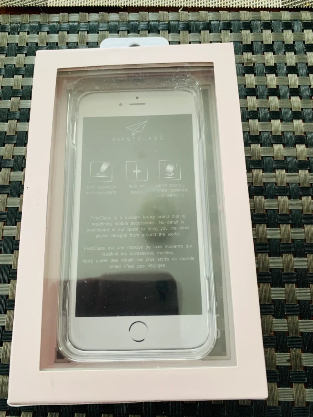 New (unused) iPhone (11/XR) slim fit case image indicator(3)