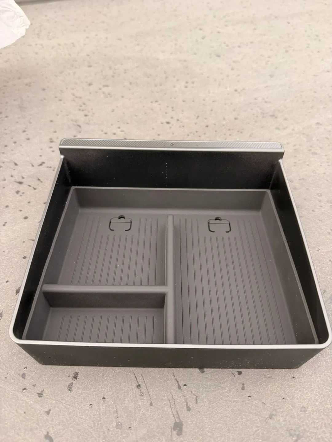 Spigen Center Console Organizer - Tesla Model 3 2024 image indicator(3)