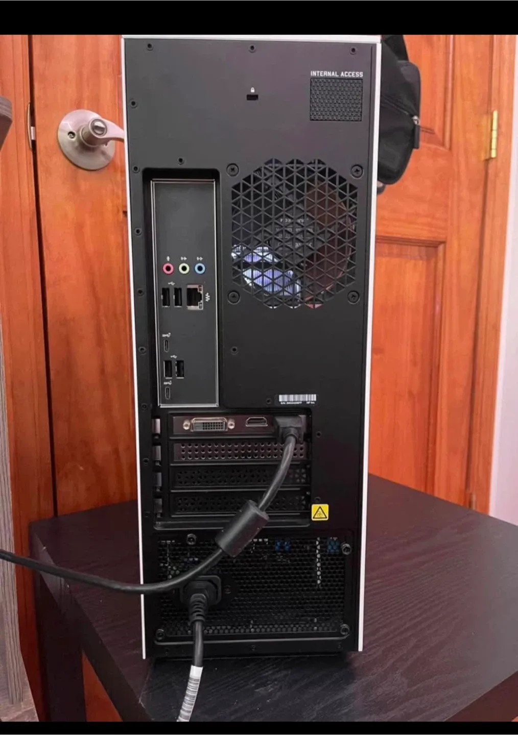 HP OMEN Desktop PC - White image indicator(3)