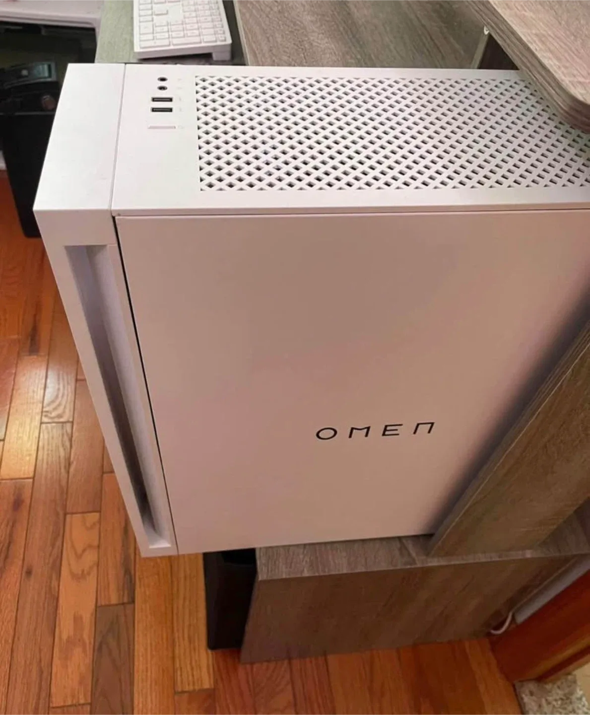 HP OMEN Desktop PC - White image indicator(2)