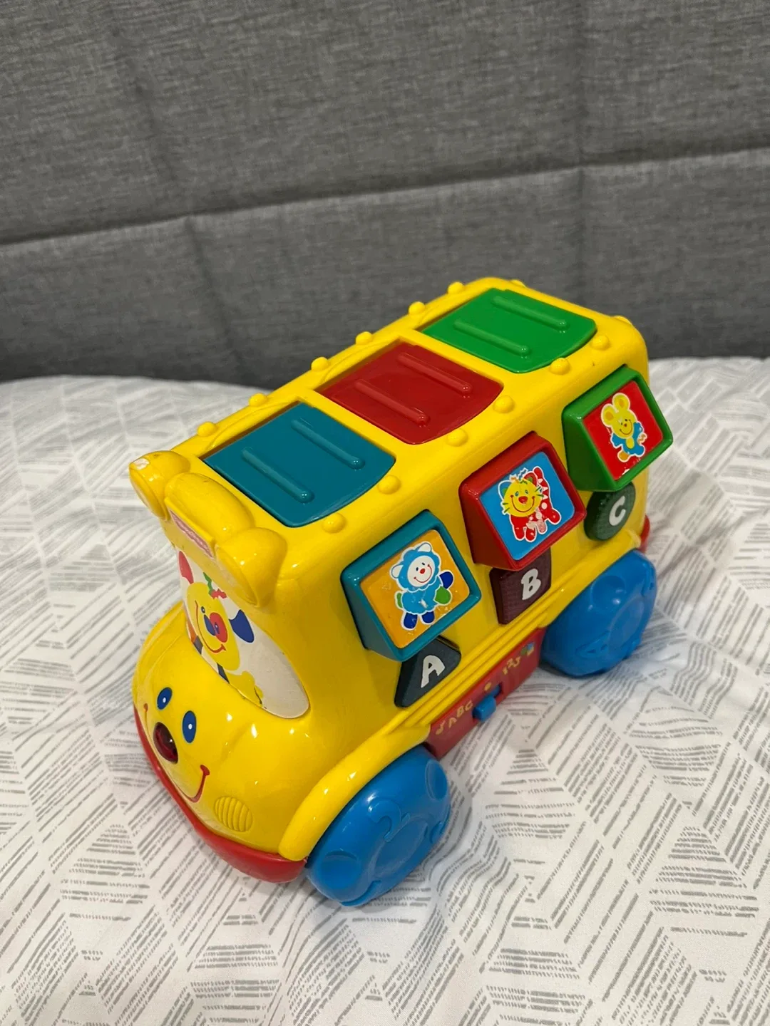 Fisher-Price ABC Learning Bus image indicator(2)