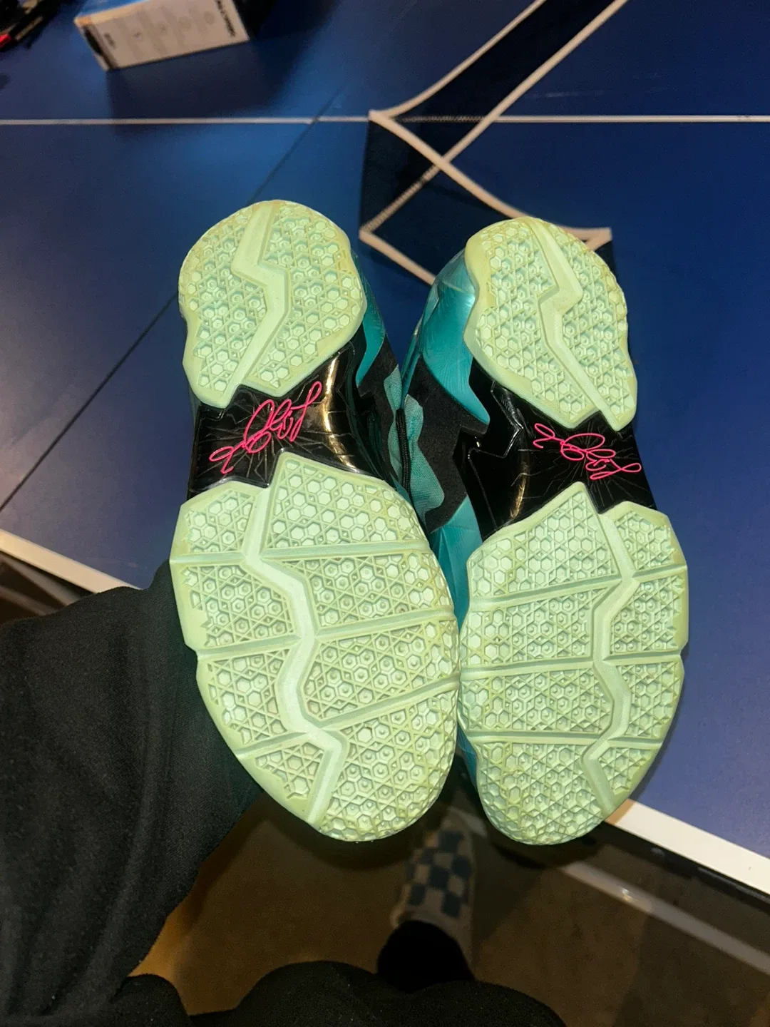 Nike LeBron XI 11 Diffused Jade Shoes, Size 9 image indicator(2)