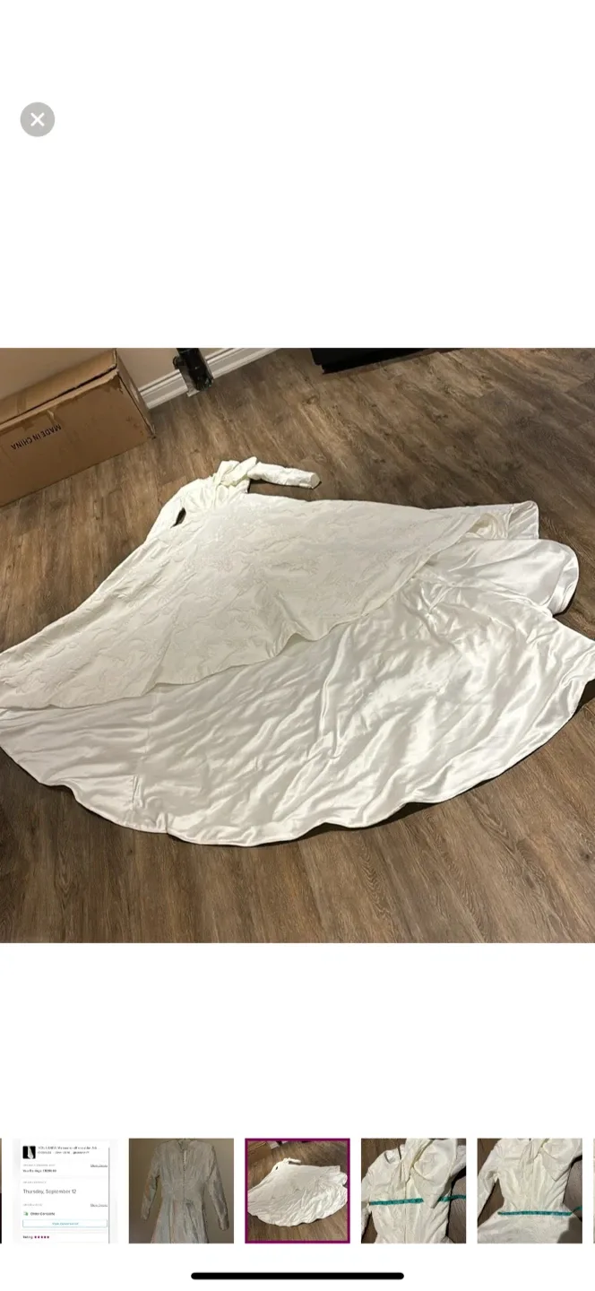 White modest long sleeve wedding Dress image indicator(6)