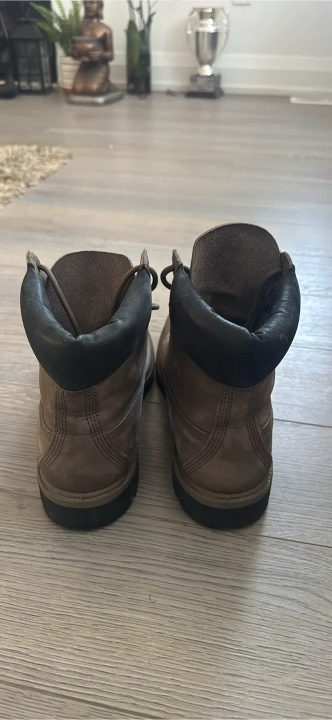 Timberland Brown Leather Boots, Size 8 image indicator(3)