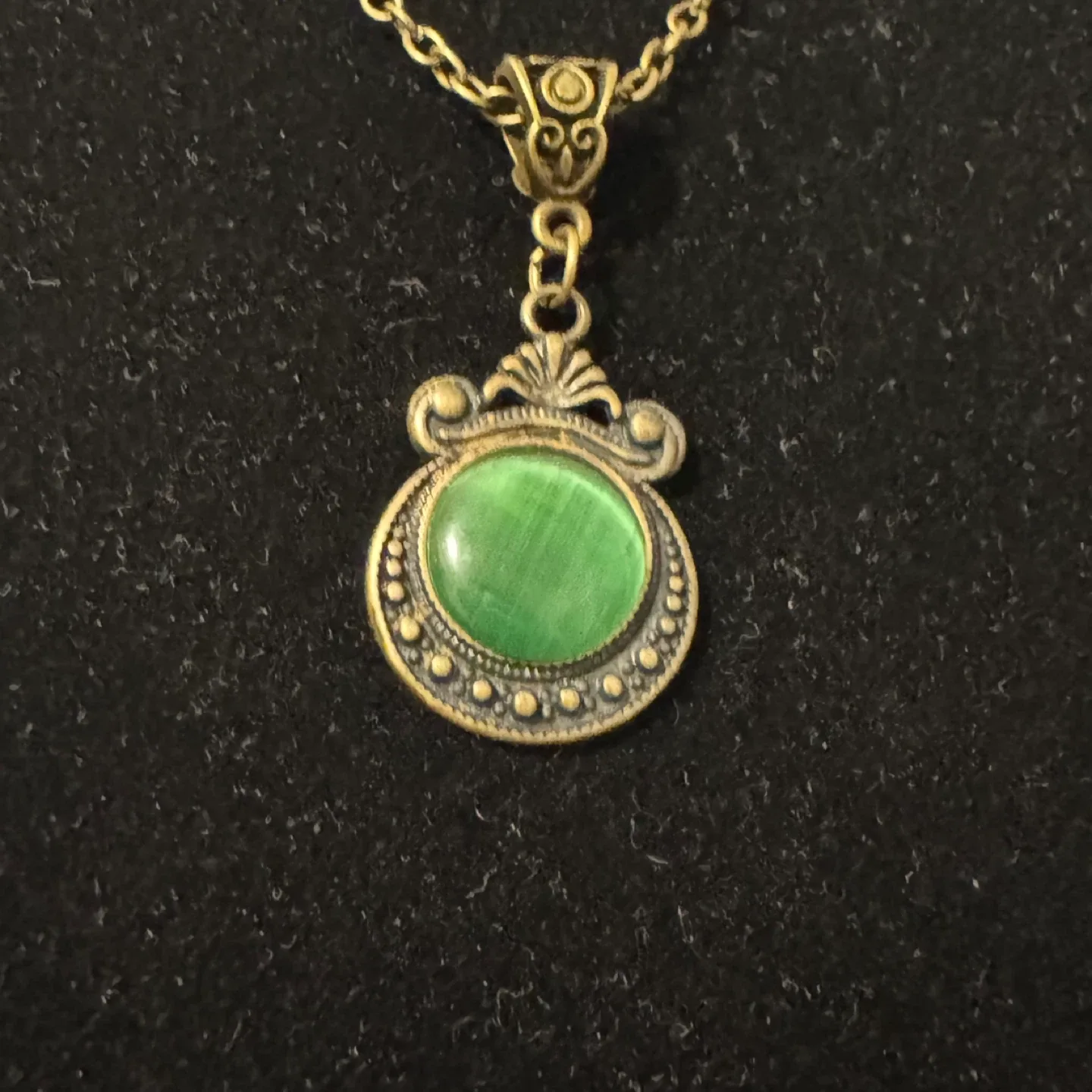 Victorian Renaissance Olive Green Pendant Necklace image indicator(7)
