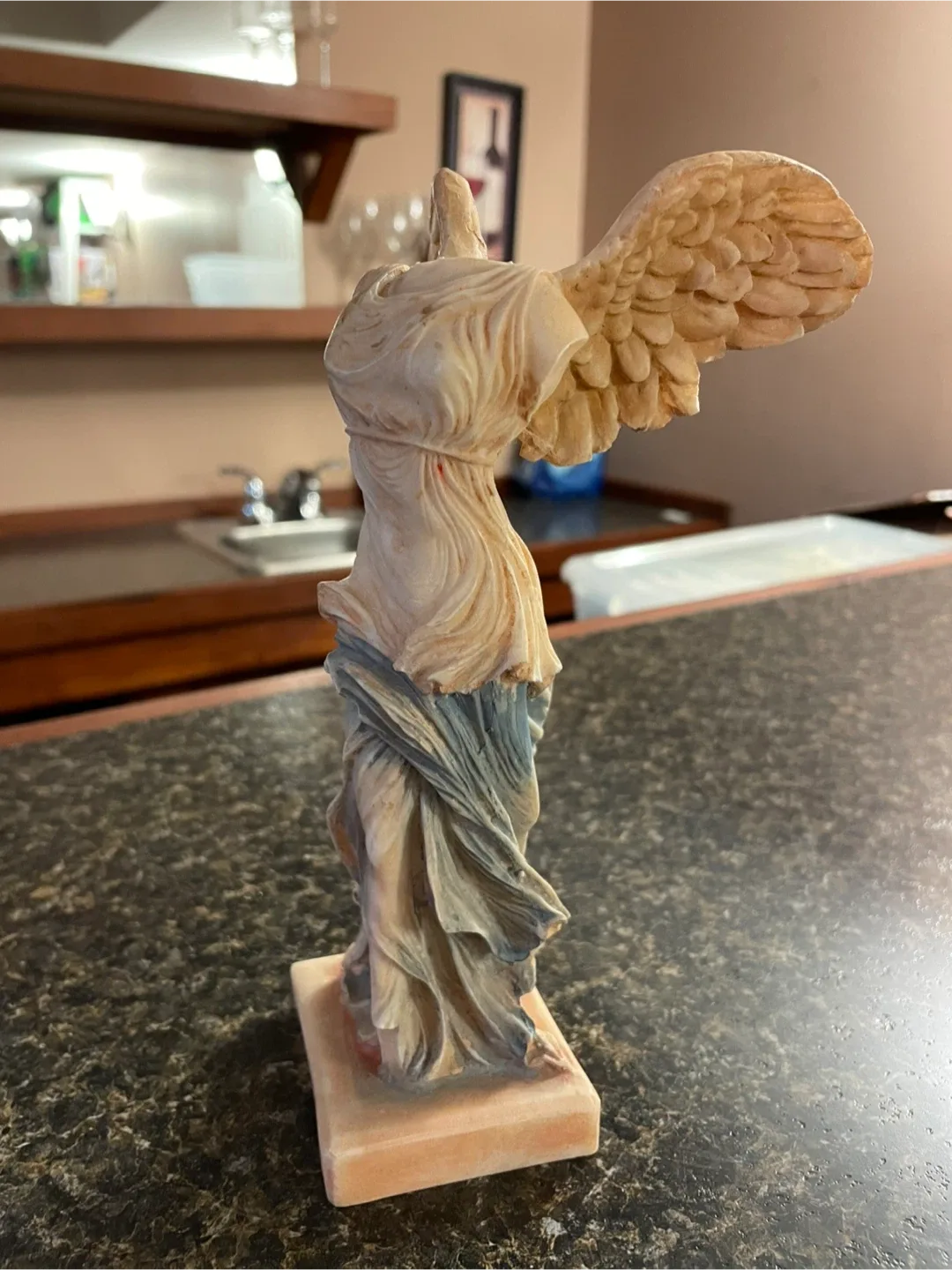 The Thinker & Winged Victory Statues image indicator(2)