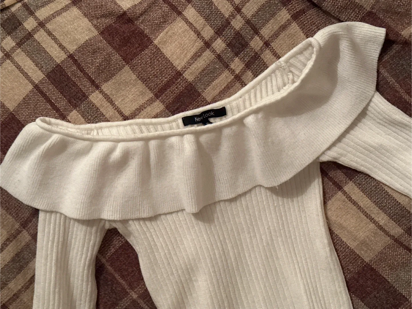 New Look White Off-the-Shoulder Sweater - XL image indicator(3)