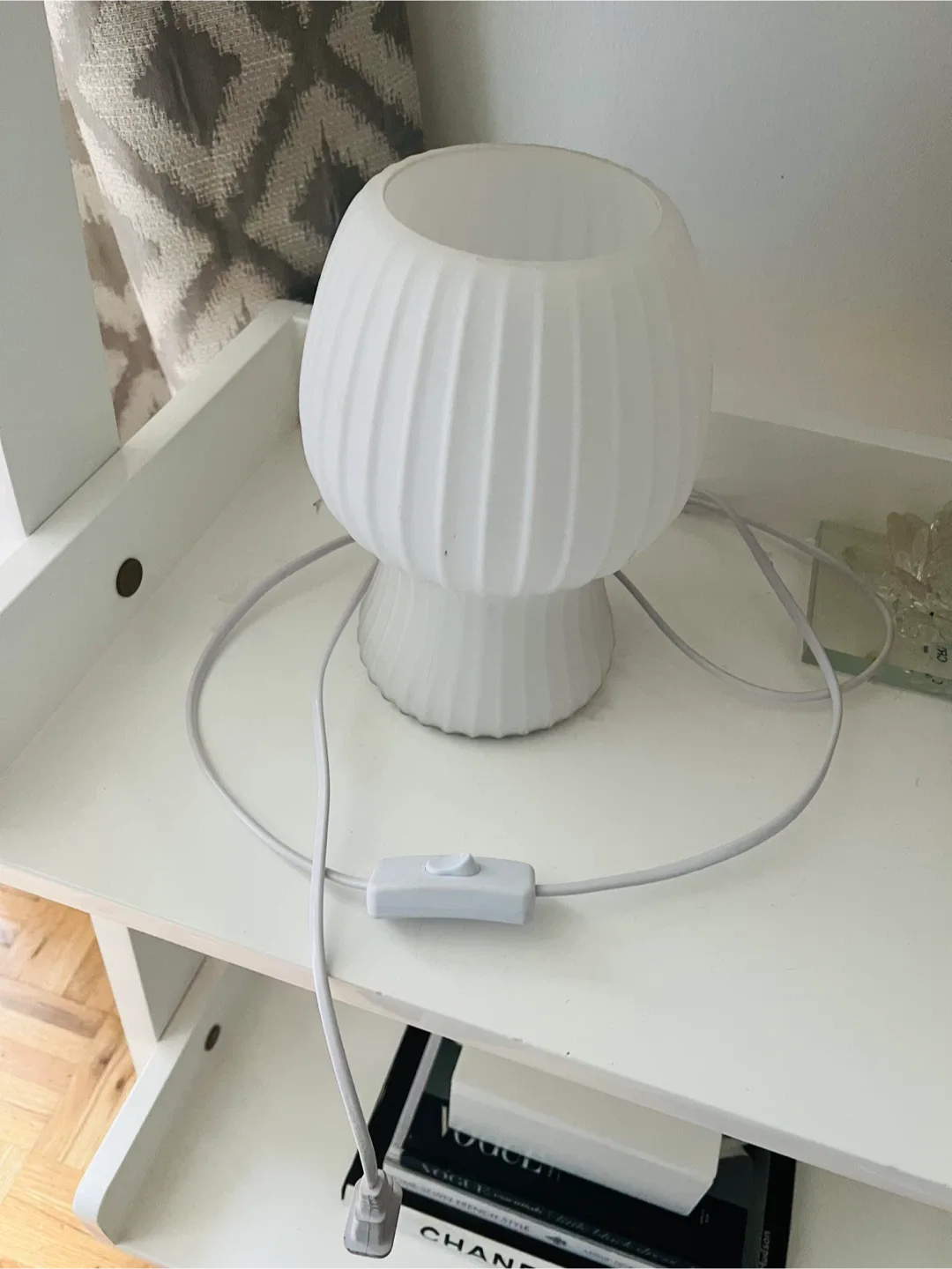 Mushroom Table Lamp - White ( small) image indicator(2)