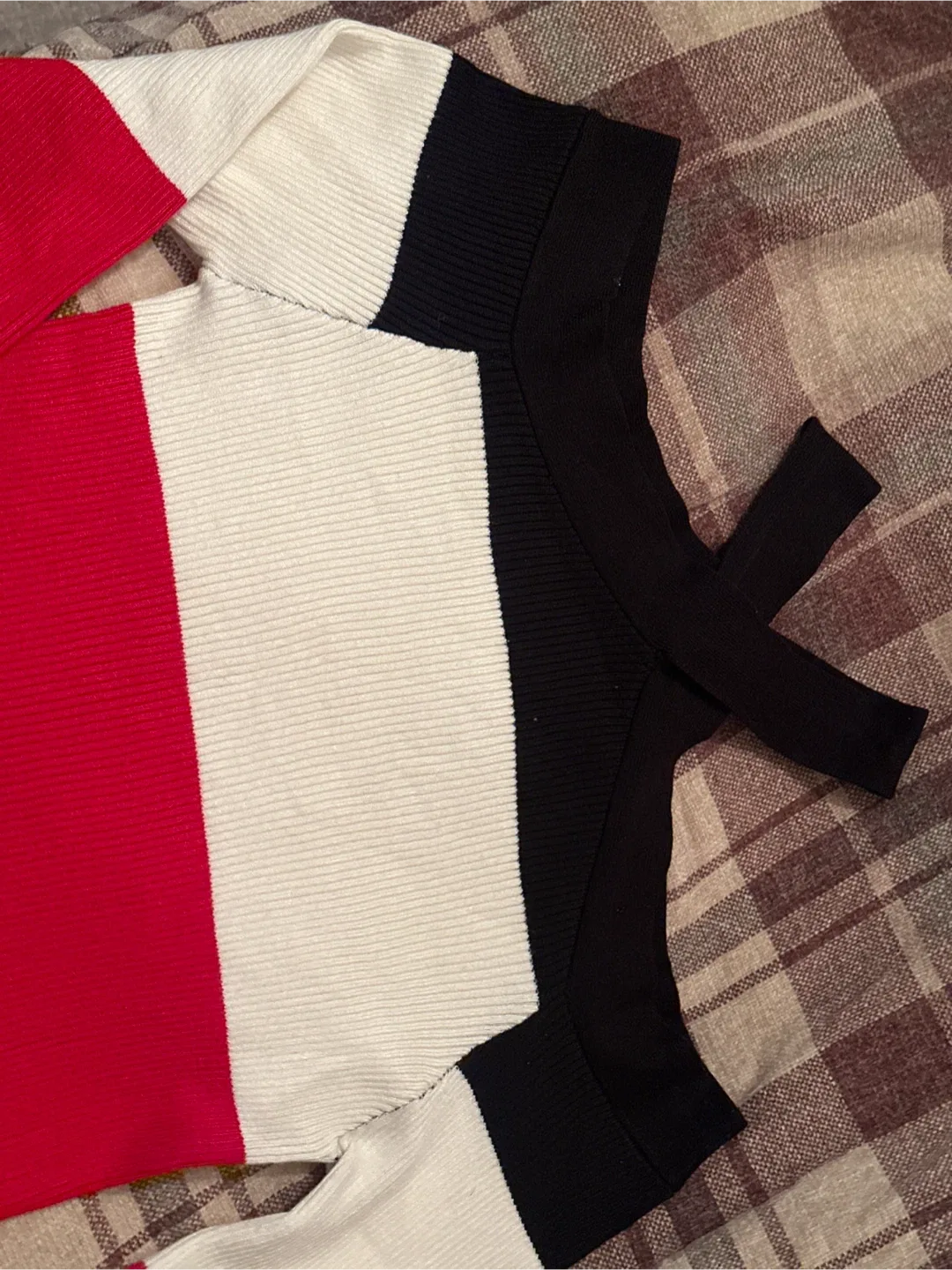 Striped Off-Shoulder Knit Top image indicator(3)