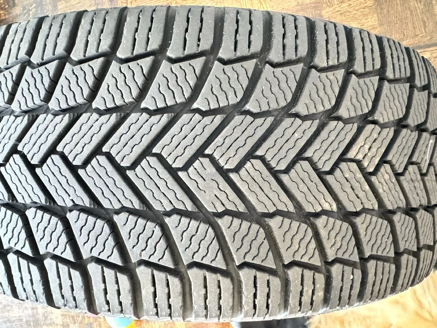 Michelin 225/45R17 Winter Tires on Rims - Set of 4 image indicator(4)