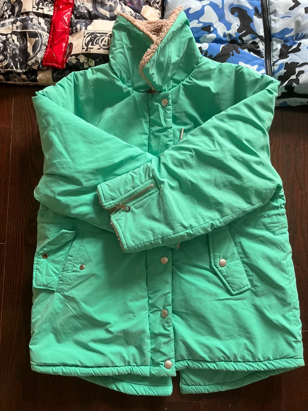 Kids Puffer Jackets - Red, Camo, Green image indicator(4)