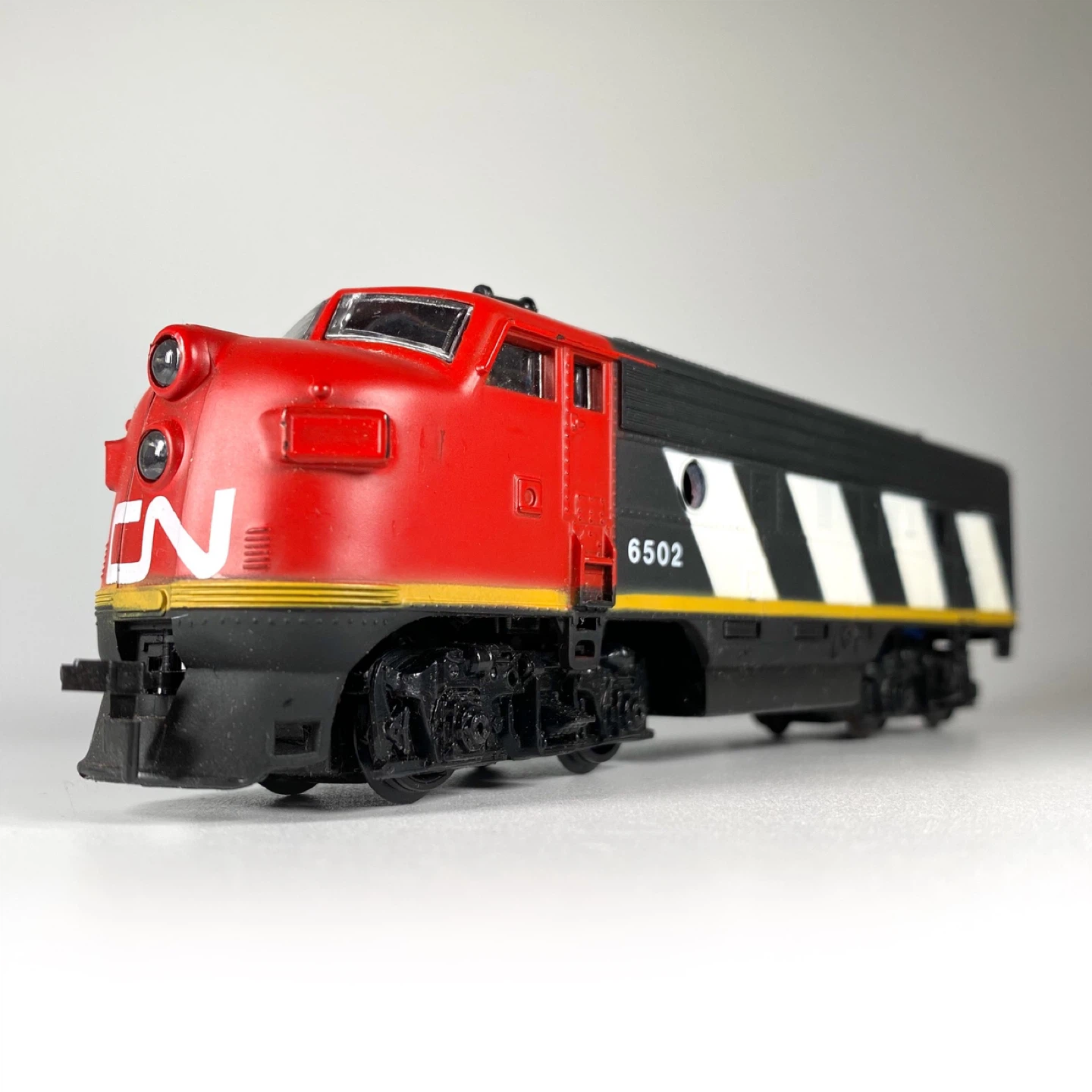 Vintage Life-Like CN Rail Locomotive - photo 2