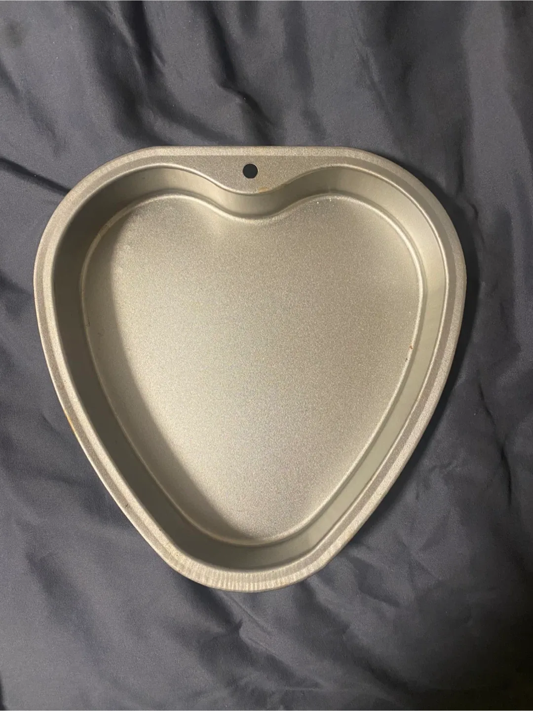 Heart-Shaped Cake Pan / Tray / Tin thumbnail