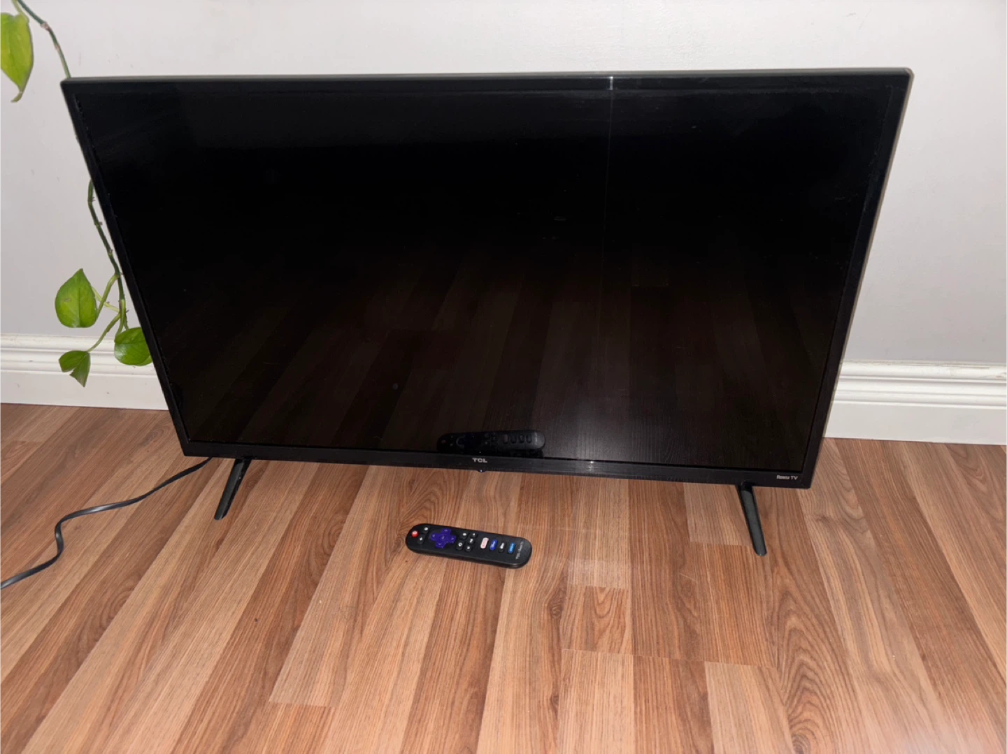 32” TCL Roku TV