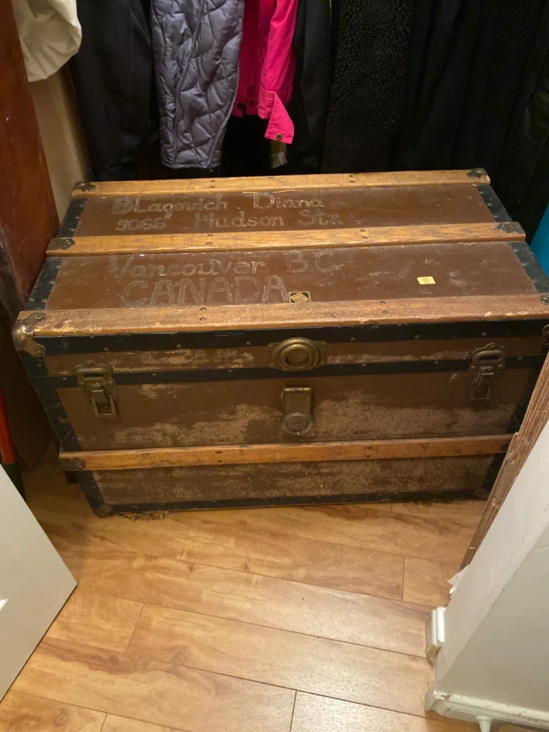 Antique Steamer Trunk image indicator(2)