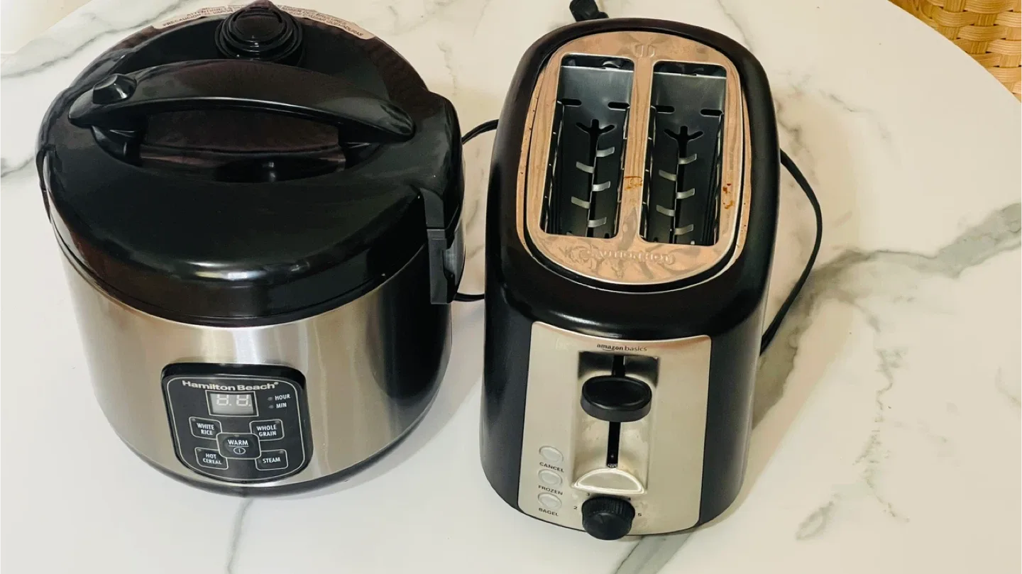 Hamilton Beach Rice Cooker & Amazon Basics Toaster image indicator(2)
